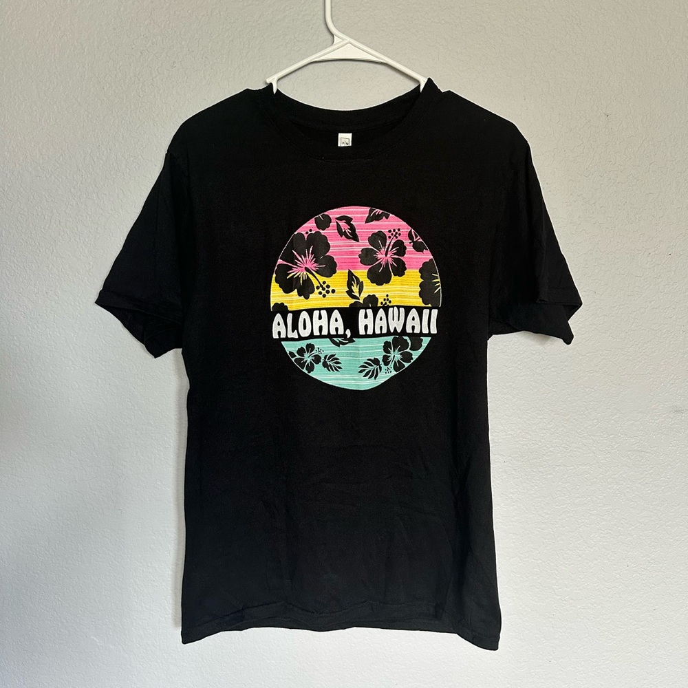 Hawaii Graphic Tee
